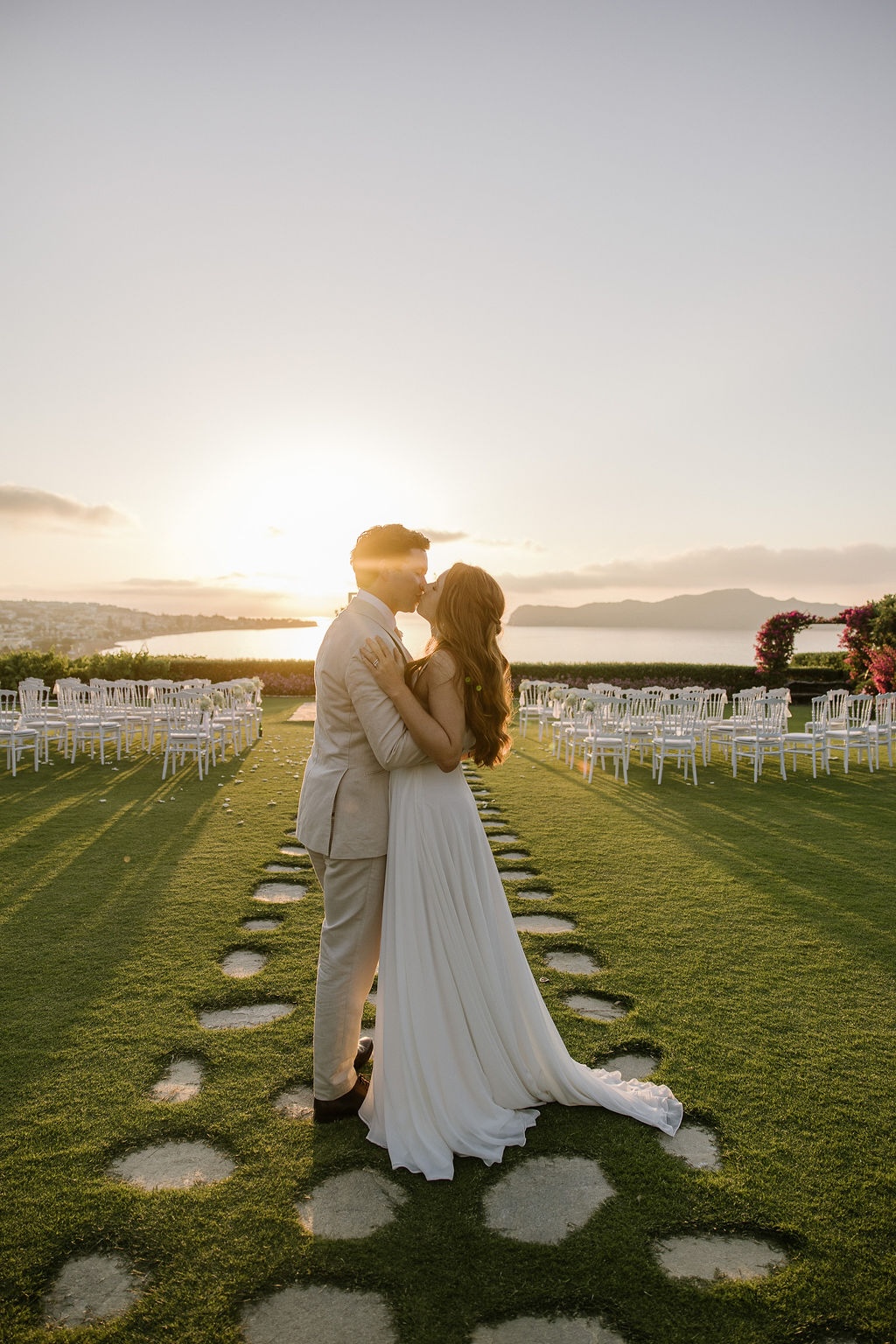 Couple at Sunset, Sea View by En Kipo